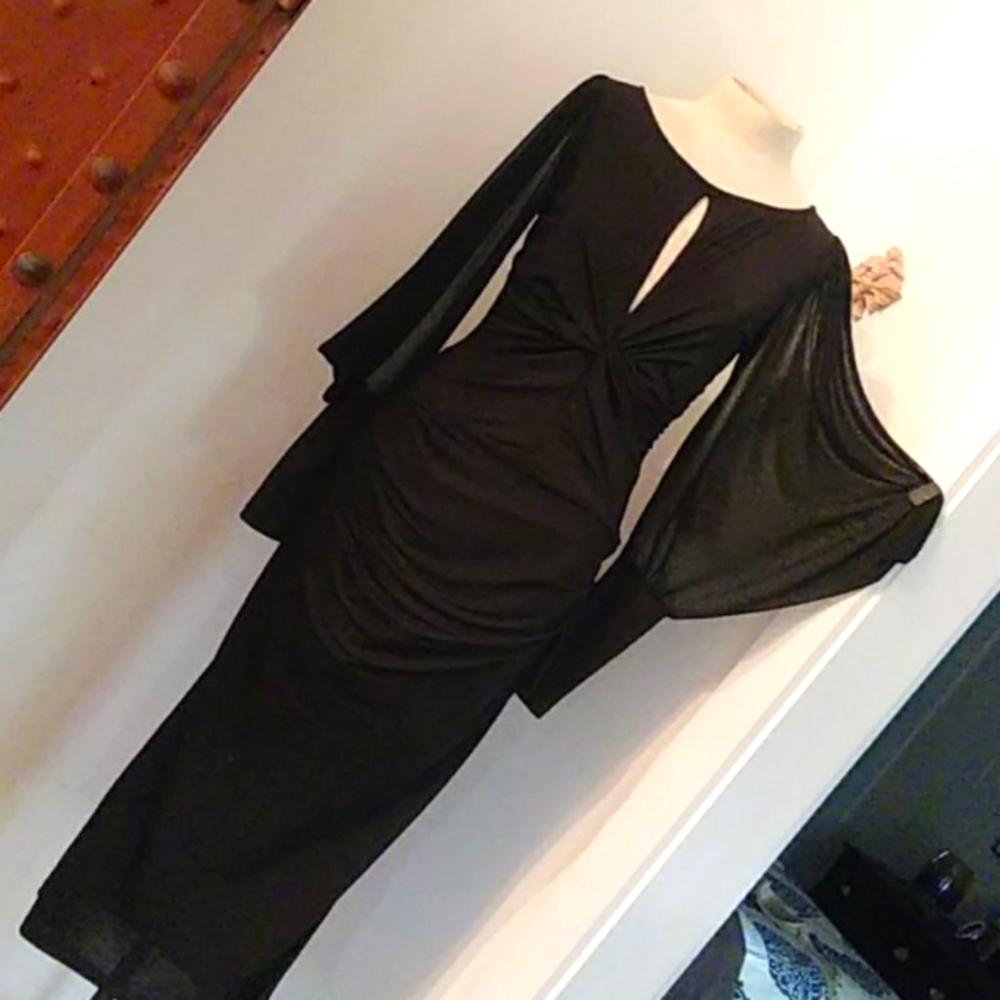DO+BE Black Twist-Front Long Sleeve Midi Dress